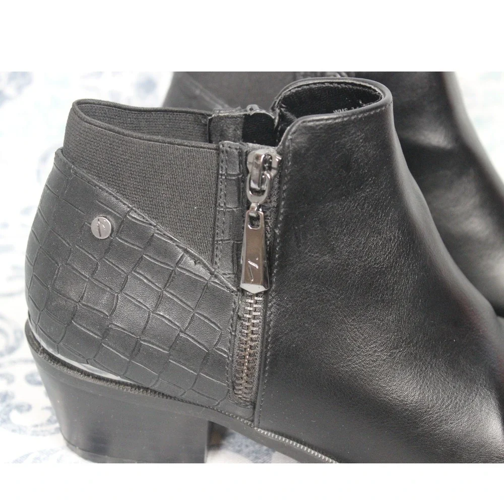 Simply Vera Vera Wang ankle booties